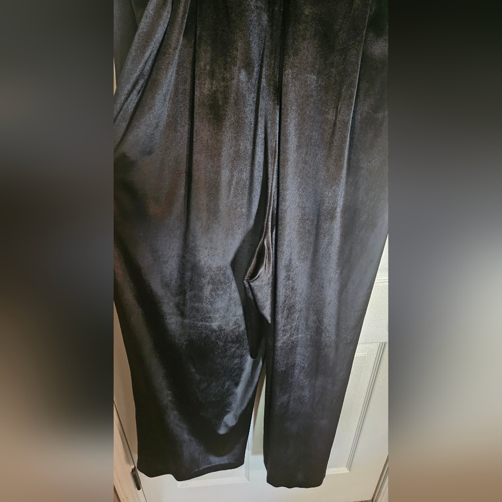 NWT Donna Karan Velvet V-neck Jumpsuit: Black W/Black Belt: Size- 14 - Picture 12 of 12